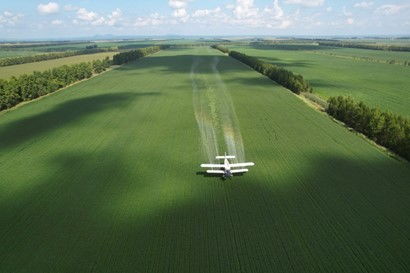 北大荒集團(tuán)二龍山農(nóng)場 一噴多促 促進(jìn)作物豐產(chǎn)